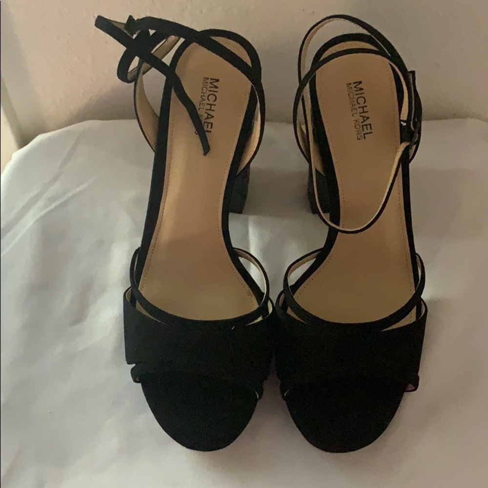 Yoonie Platform Suede shoes NWOT